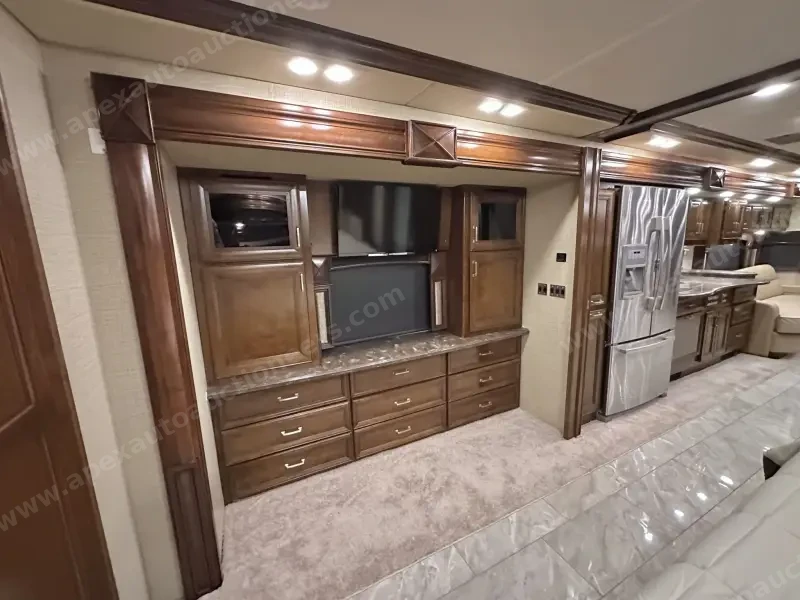 2015 American Revolution LE 42T Motorcoach photo 169
