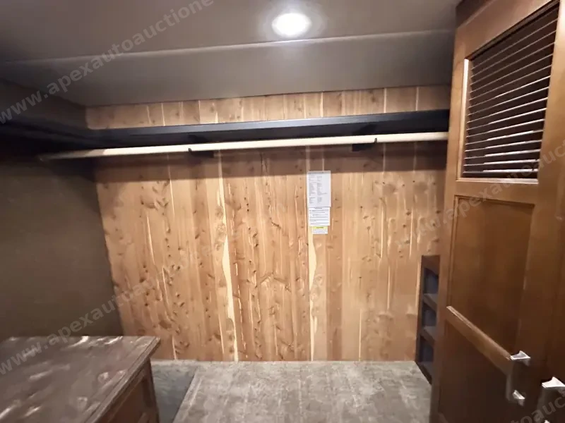 2015 American Revolution LE 42T Motorcoach photo 187