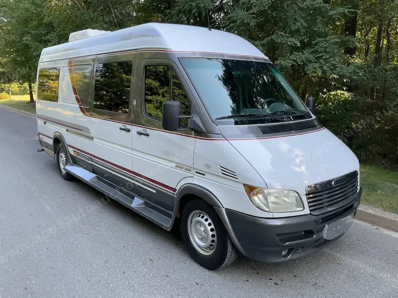 2004 Dodge Sprinter 2500 Gulf Stream Coach Vista Cruiser  SHC photo 5