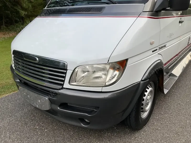2004 Dodge Sprinter 2500 Gulf Stream Coach Vista Cruiser  SHC photo 30