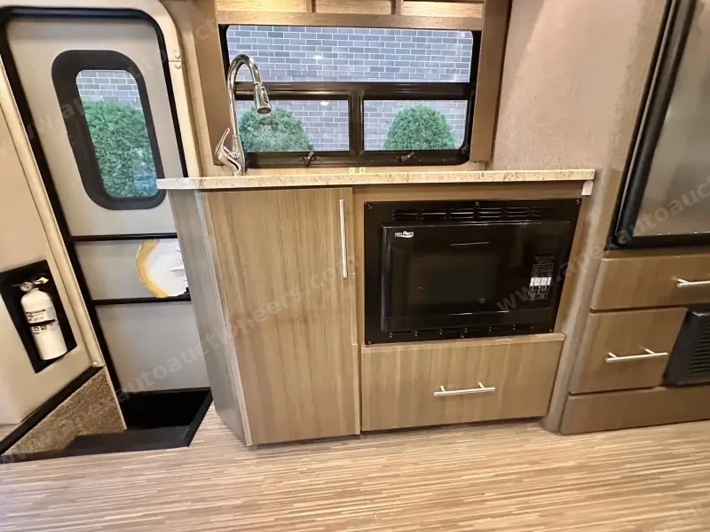 2018 Thor Motor Coach Compass 23TB photo 109