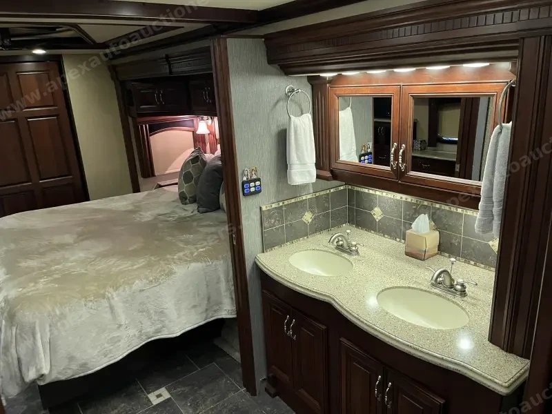 2012 American Eagle 45T Motorcoach photo 67