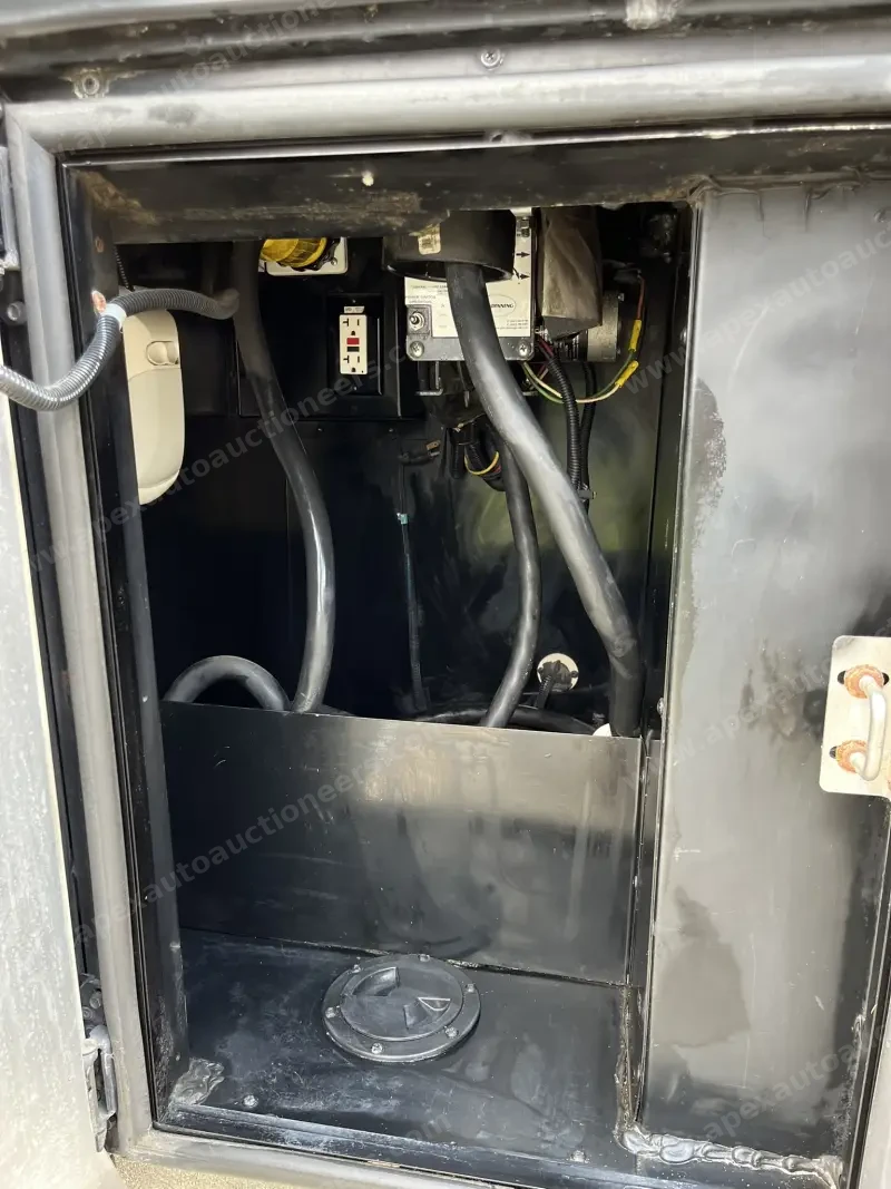 2012 American Eagle 45T Motorcoach photo 28
