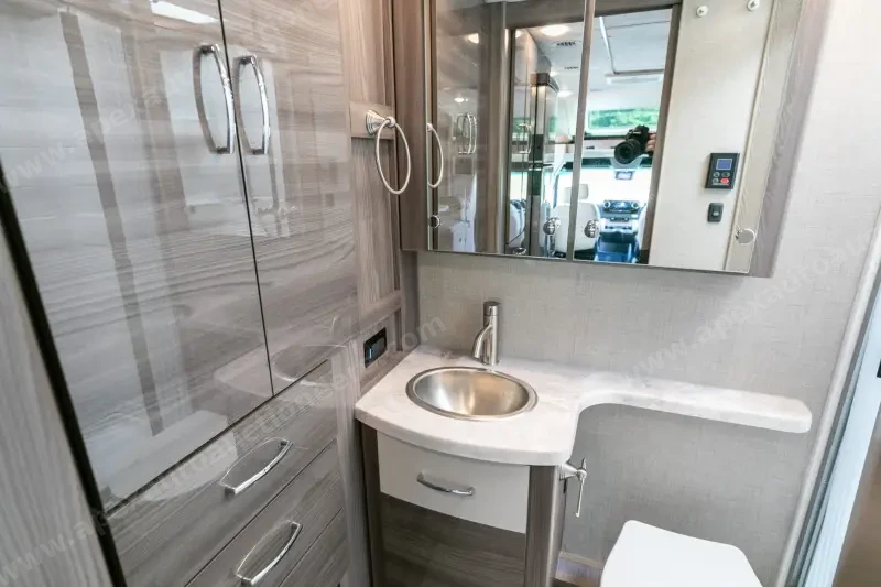 2023 Thor Motor Coach Tiburon 24FB photo 129