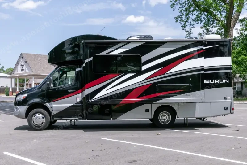 2023 Thor Motor Coach Tiburon 24FB photo 10