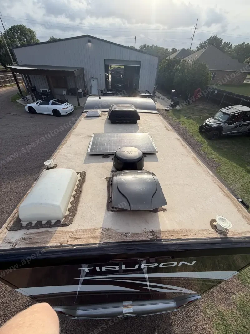 2023 Thor Motor Coach Tiburon 24FB photo 179
