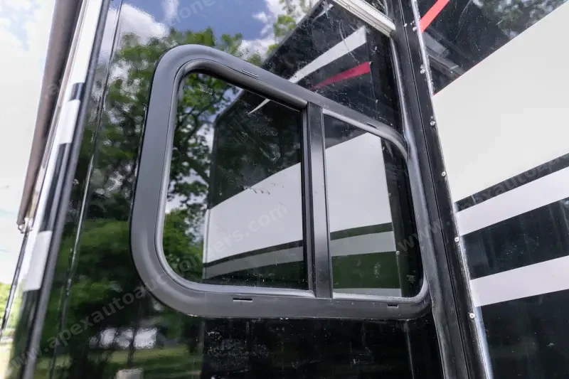 2023 Thor Motor Coach Tiburon 24FB photo 33
