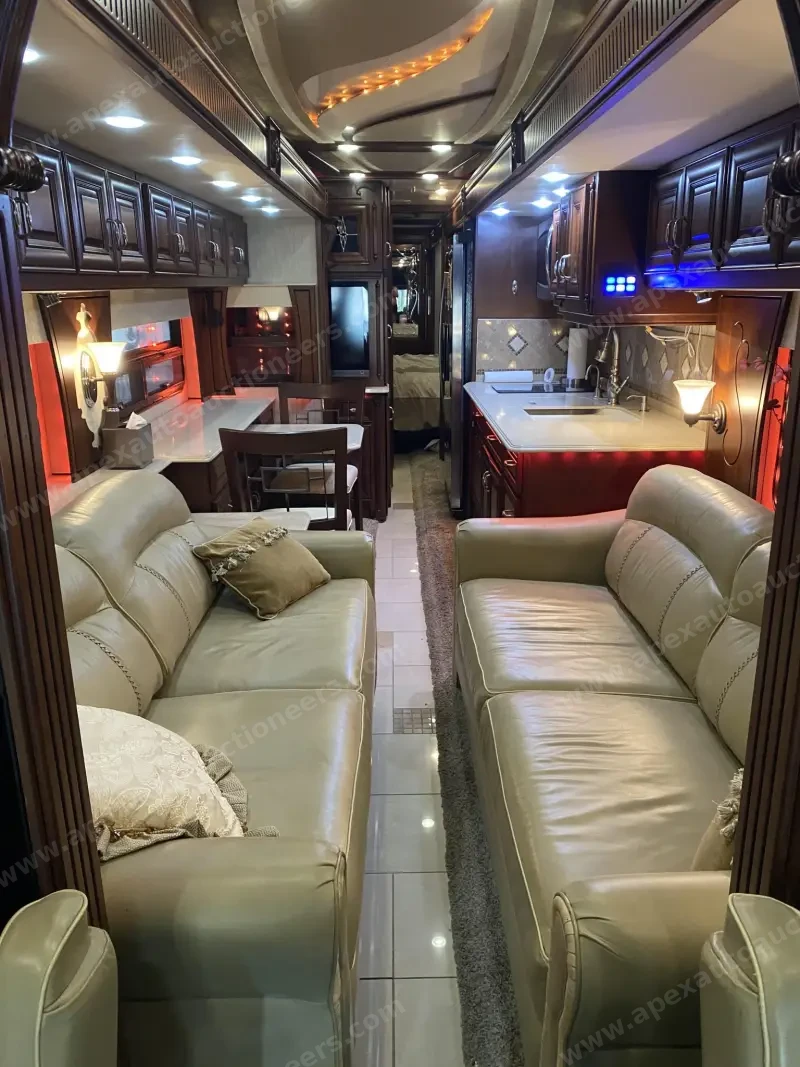 2011 American Coach Heritage 45B photo 136