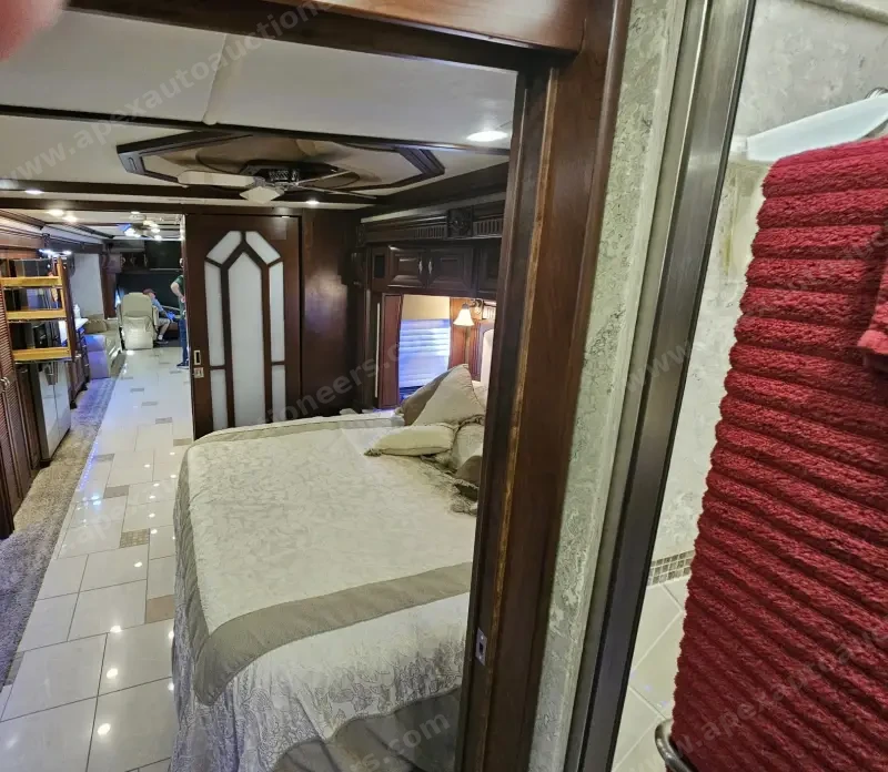 2011 American Coach Heritage 45B photo 80