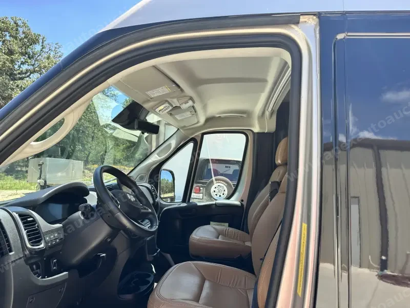 2025 Winnebago Travato 59K photo 28