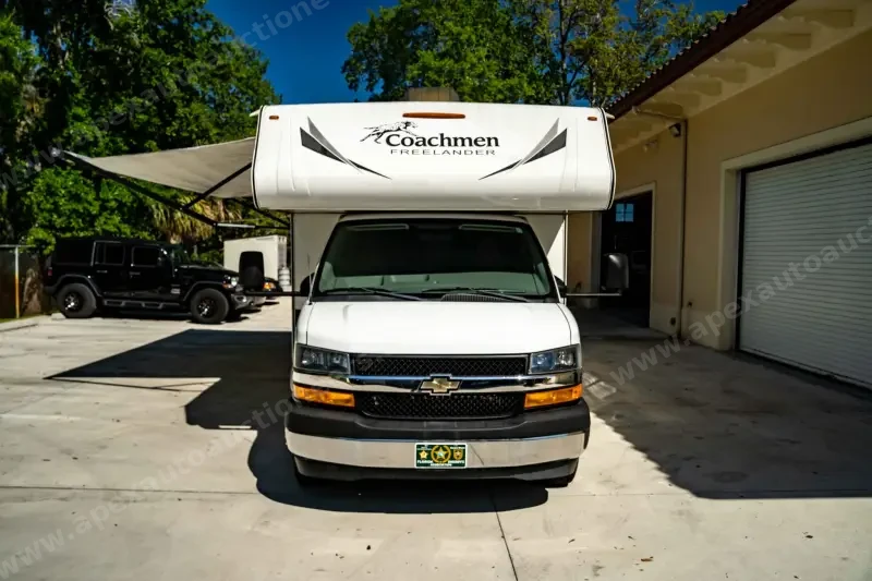 2021 Coachmen Freelander 27QB photo 5