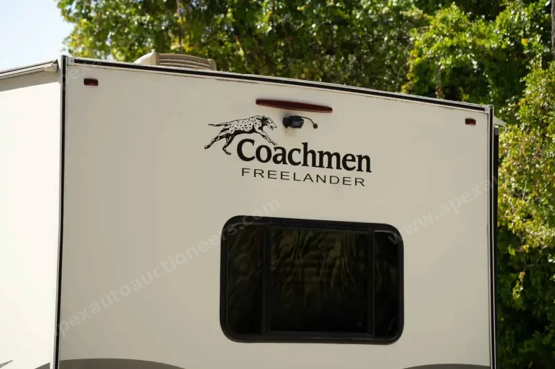 2021 Coachmen Freelander 27QB photo 14