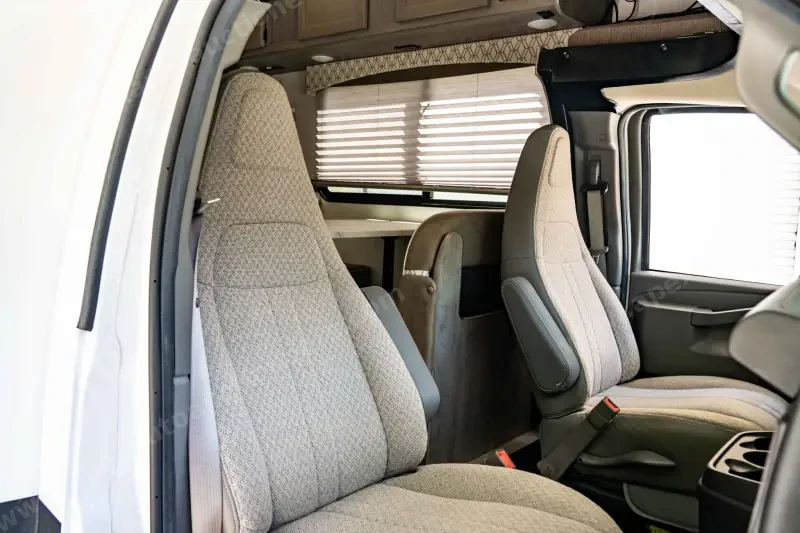 2021 Coachmen Freelander 27QB photo 32