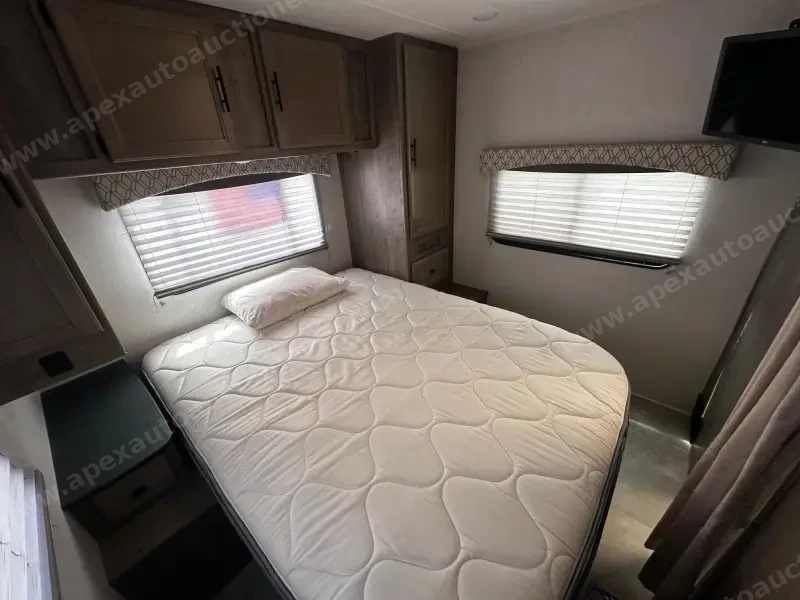 2021 Coachmen Freelander 27QB photo 59