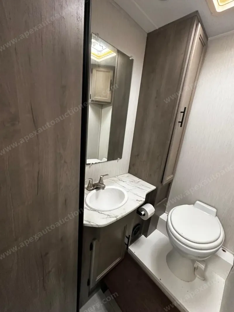 2021 Coachmen Freelander 27QB photo 55