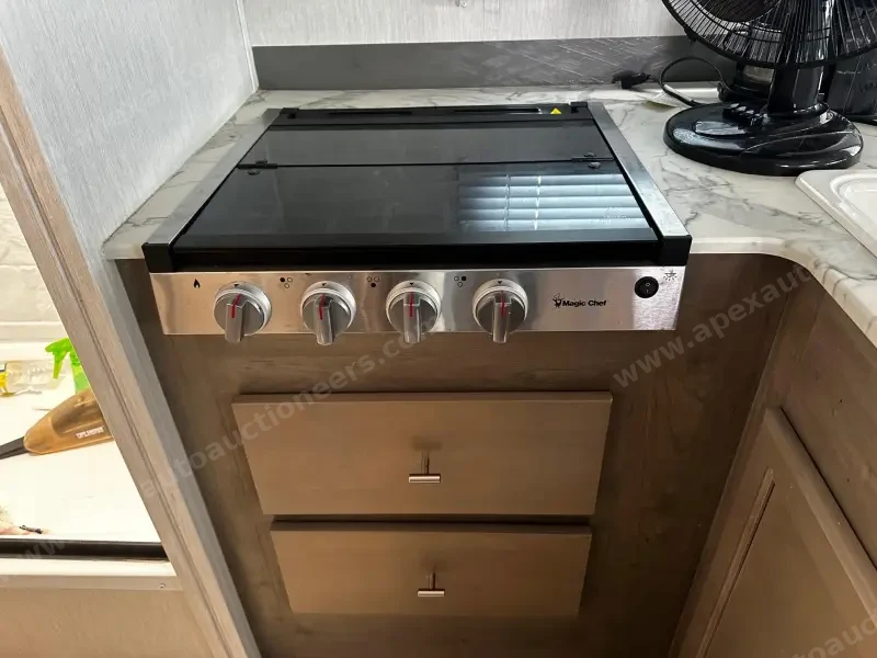2021 Coachmen Freelander 27QB photo 50