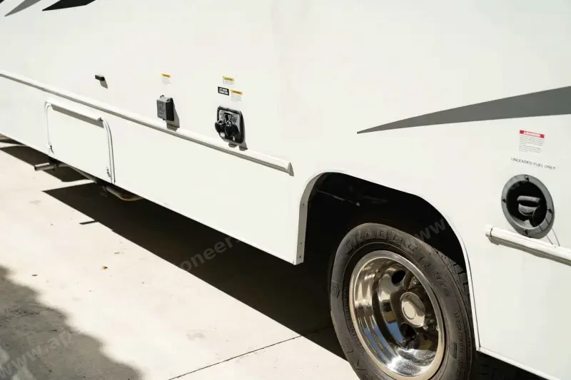 2021 Coachmen Freelander 27QB photo 23