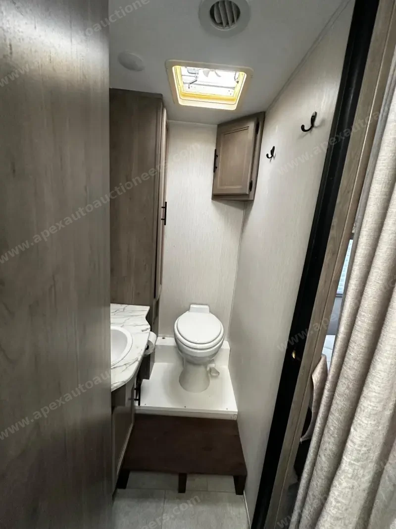 2021 Coachmen Freelander 27QB photo 57