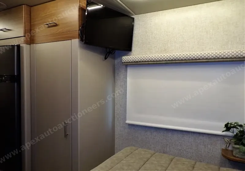 2017 Winnebago Navion 24G photo 16