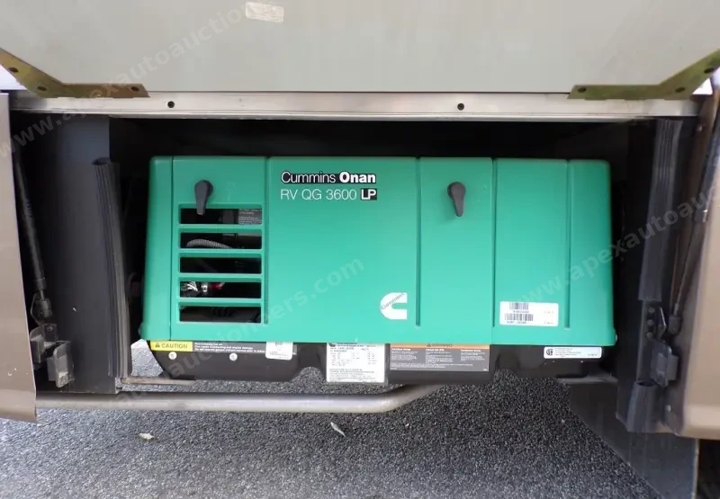2017 Winnebago Navion 24G photo 15