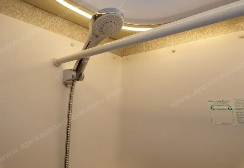 2017 Winnebago Navion 24G photo 13