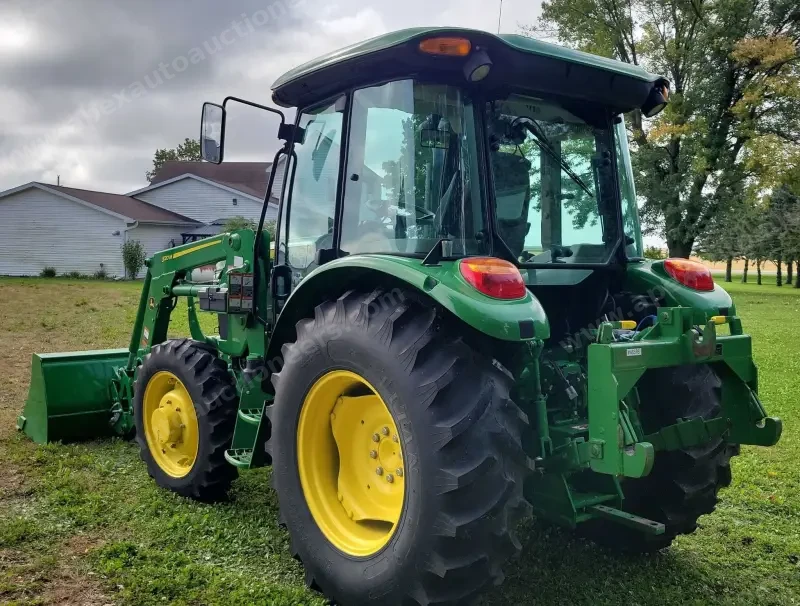 2015 John Deere 5075E photo 7