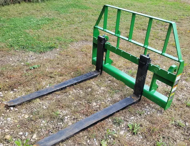 2015 John Deere 5075E photo 95