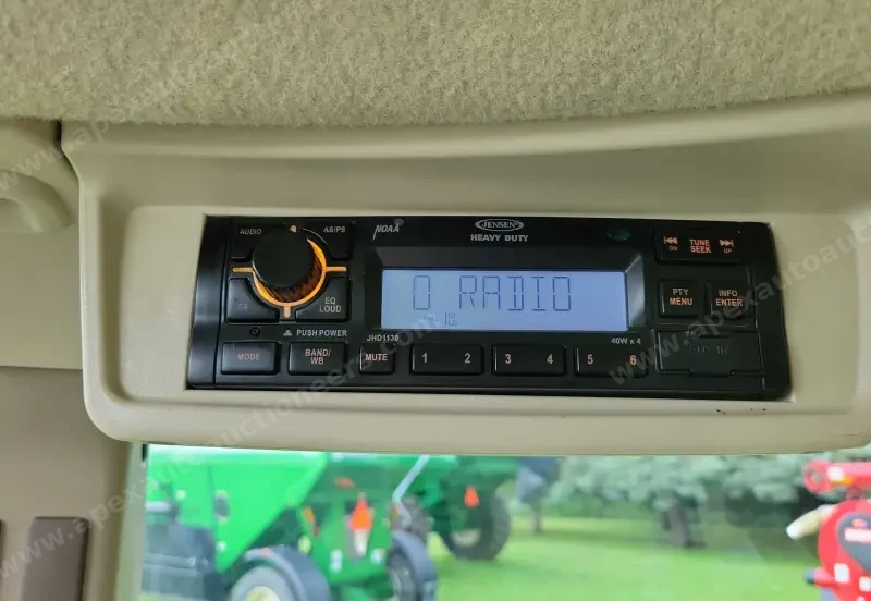 2015 John Deere 5075E photo 64