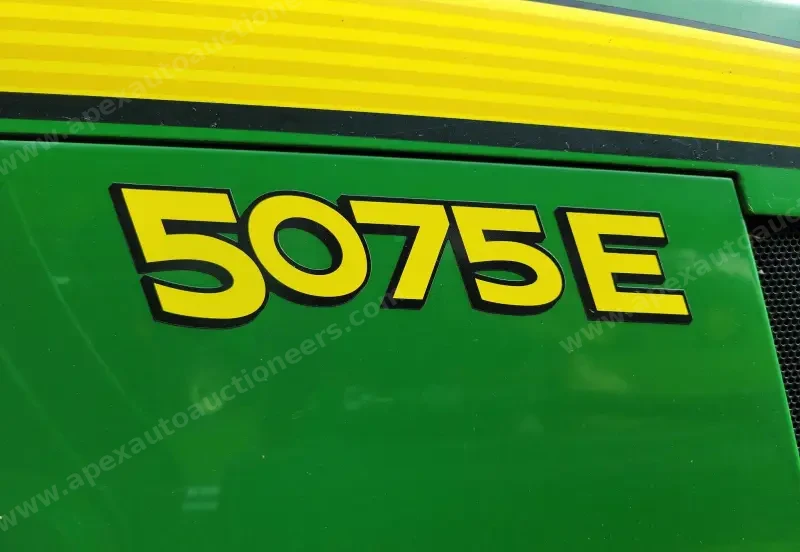 2015 John Deere 5075E photo 27