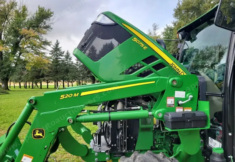 2015 John Deere 5075E photo 67