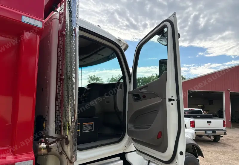 2021 Peterbilt 567 Quad-Axle Dump Truck photo 79