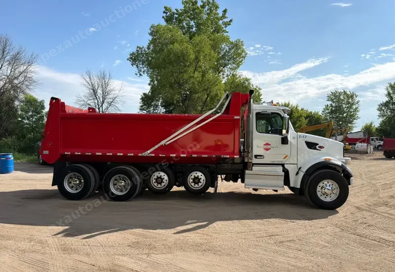 2021 Peterbilt 567 Quad-Axle Dump Truck photo 4