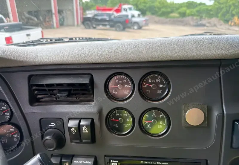 2021 Peterbilt 567 Quad-Axle Dump Truck photo 69