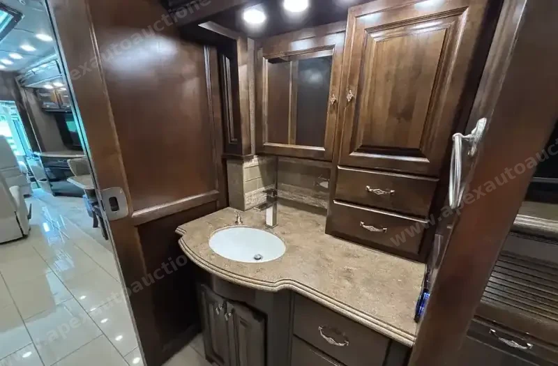 2016 Tiffin Phaeton 36GH photo 117