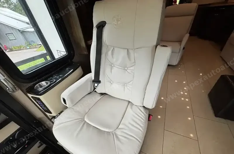2016 Tiffin Phaeton 36GH photo 92
