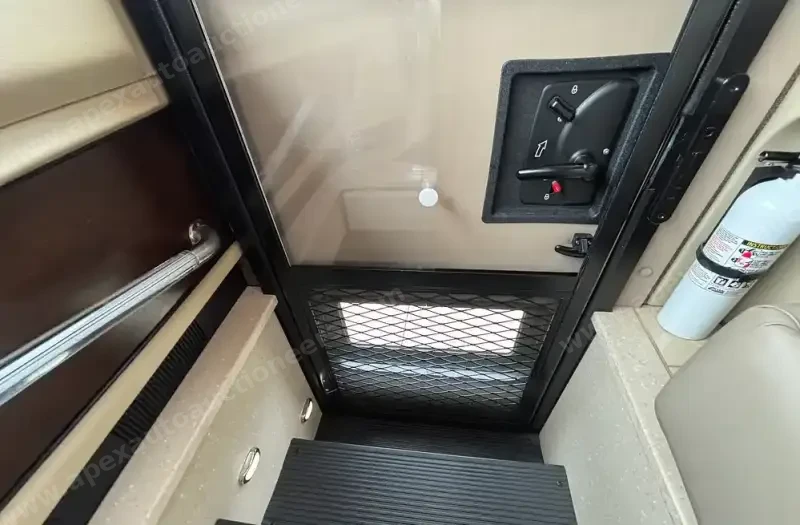 2016 Tiffin Phaeton 36GH photo 102