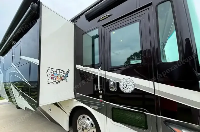 2016 Tiffin Phaeton 36GH photo 29
