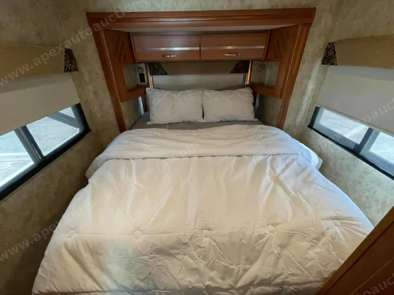 2014 Winnebago View 24g photo 12