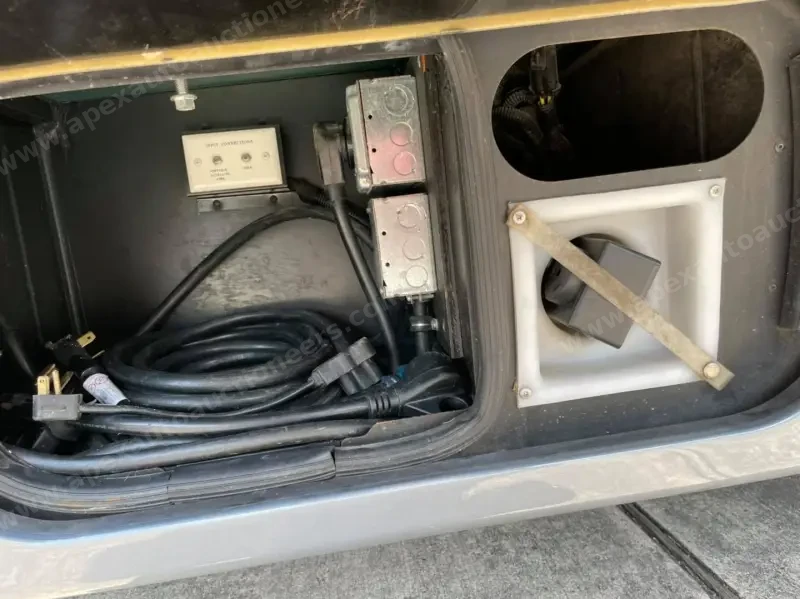 2014 Winnebago View 24g photo 16