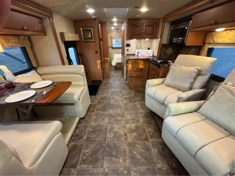 2013 Itasca Cambria 30 photo 15