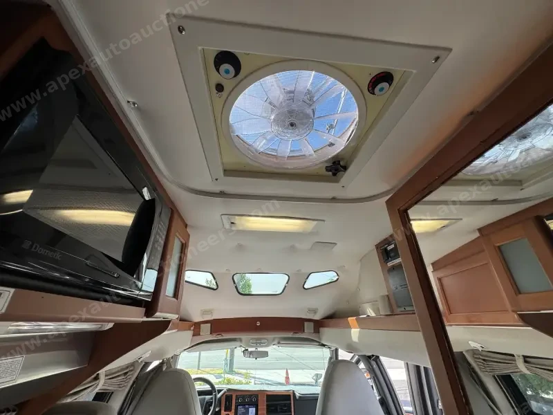2010 Roadtrek 170 Versatile photo 3