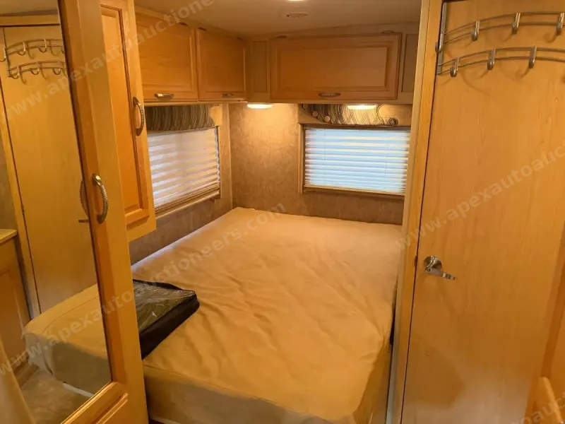 2007 Winnebago Aspect 26A photo 10