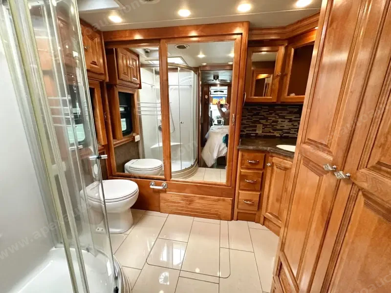 2015 Tiffin Phaeton 40QBH photo 10