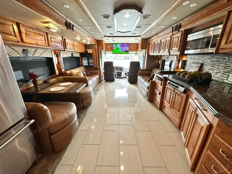 2015 Tiffin Phaeton 40QBH photo 41