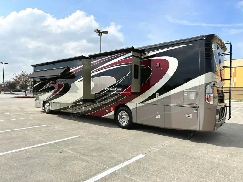 2015 Tiffin Phaeton 40QBH photo 30