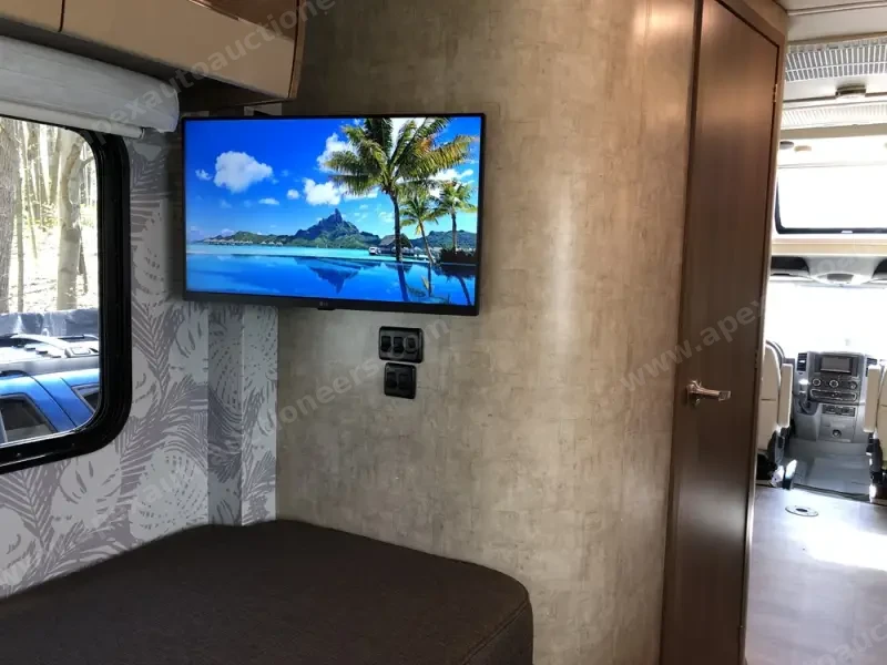 2015 Winnebago View Profile 24V photo 9