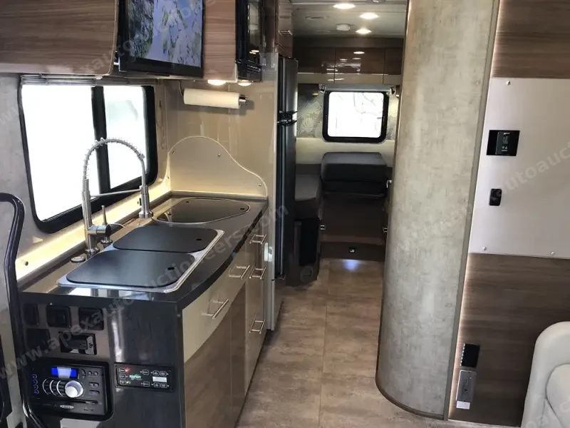 2015 Winnebago View Profile 24V photo 17