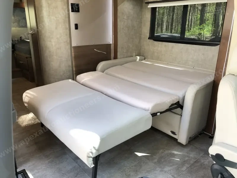 2015 Winnebago View Profile 24V photo 22