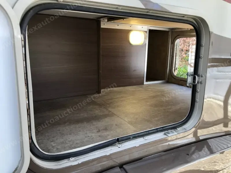 2015 Winnebago View Profile 24V photo 4