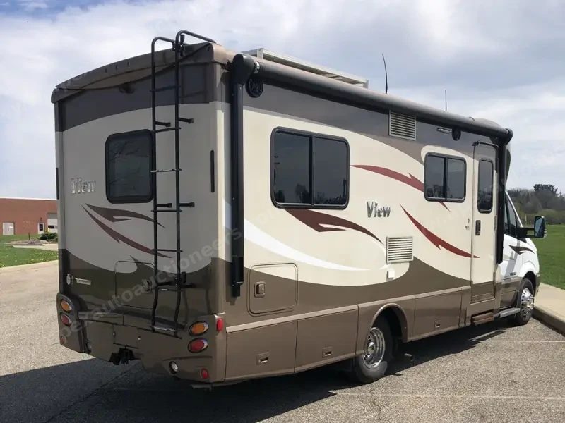 2015 Winnebago View Profile 24V photo 28